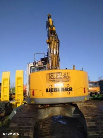 Liebherr R924 COMPACT - 4