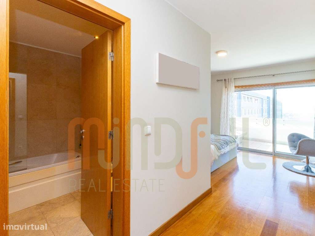 PENTHOUSE PARA VENDA T4, com 2 Suites com Vistas de Mar/Rio, Lugar ...-11