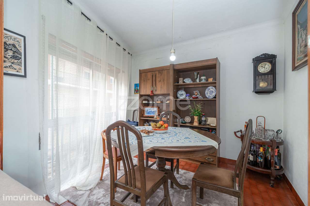 Moradia T5 | São Martinho do Bispo | c/ Garagem - Grande imagem: 5/31