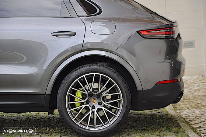 Porsche Cayenne Coupé E-Hybrid - 3