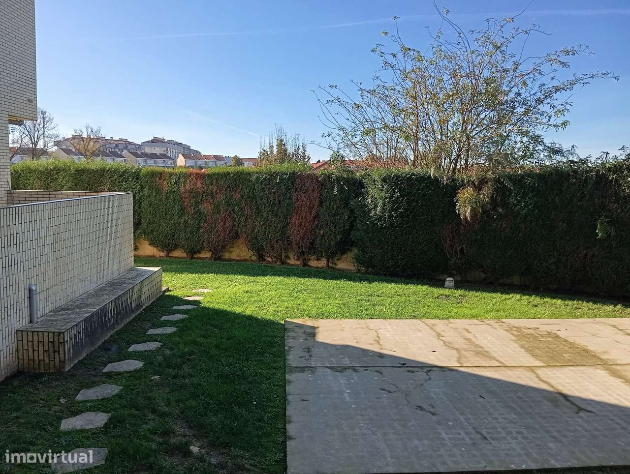 Fantástico apartamento T2 com terraço em condomínio fechado em Canelas-32