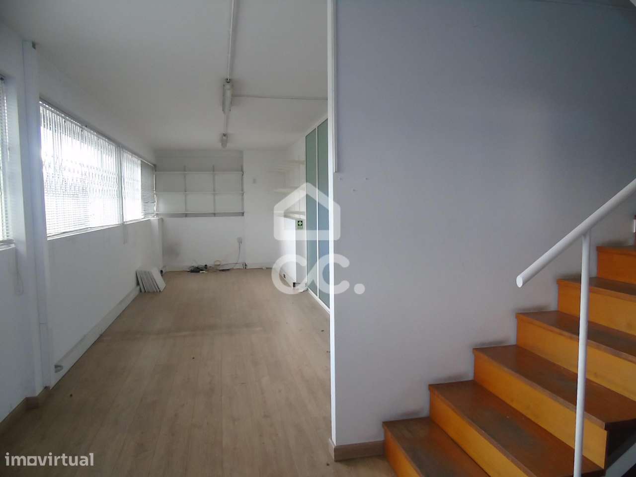 Armazém em Selho São Jorge - Guimarães - Grande imagem: 2/18