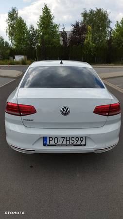 Volkswagen Passat 2.0 TDI SCR Trendline DSG - 8