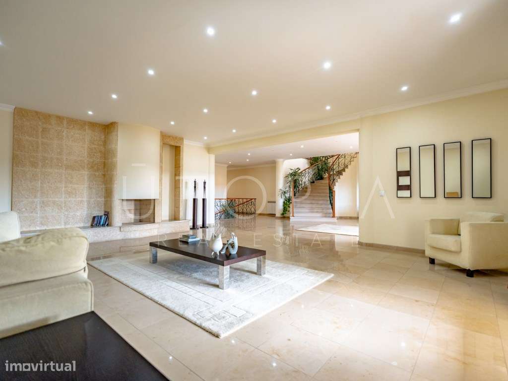 Moradia de Prestígio com Piscina, Campo de Ténis e Terreno Murado d...-28