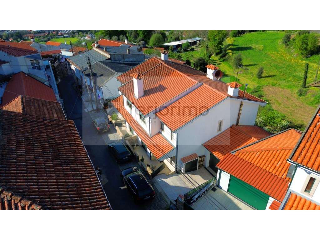 Moradia Geminada T3 com Vista Deslumbrante sobre Guimarães-53