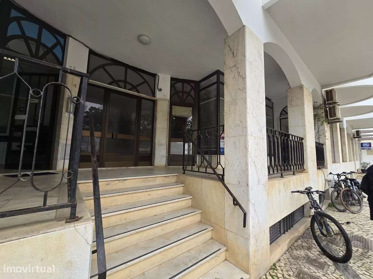 Loja com 72mq em Monte Gordo - Grande imagem: 3/13