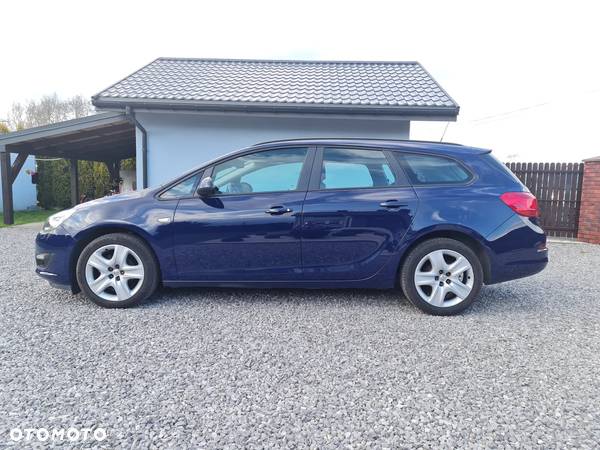 Opel Astra IV 1.4 T Active - 1