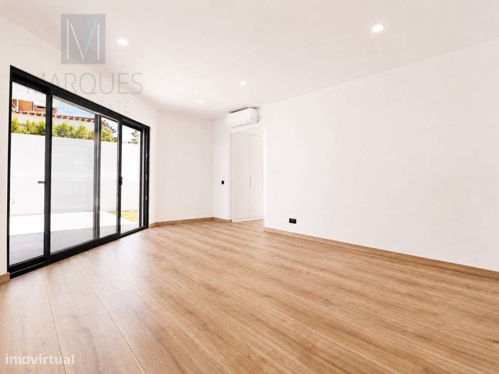 Moradia Isolada T4 com 3 Suites, Jardim e Piscina na Verdizela-23