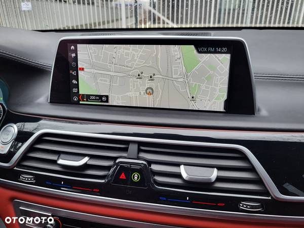 BMW Seria 7 750Li xDrive - 12