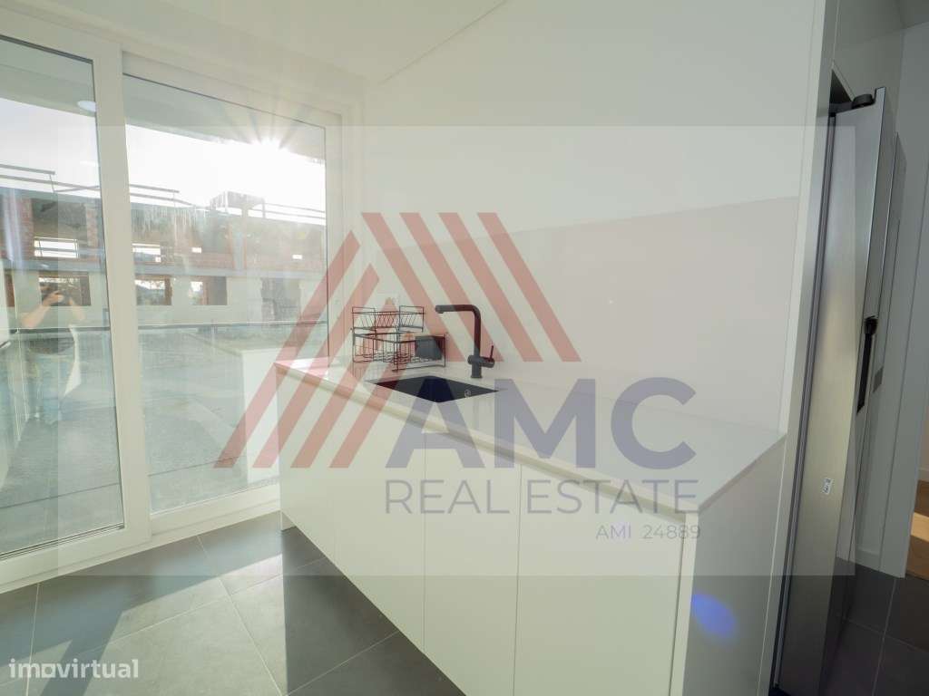 VENDE-SE MORADIA T3 NOVA COM PISCINA PRIVATIVA E GARAGEM-31