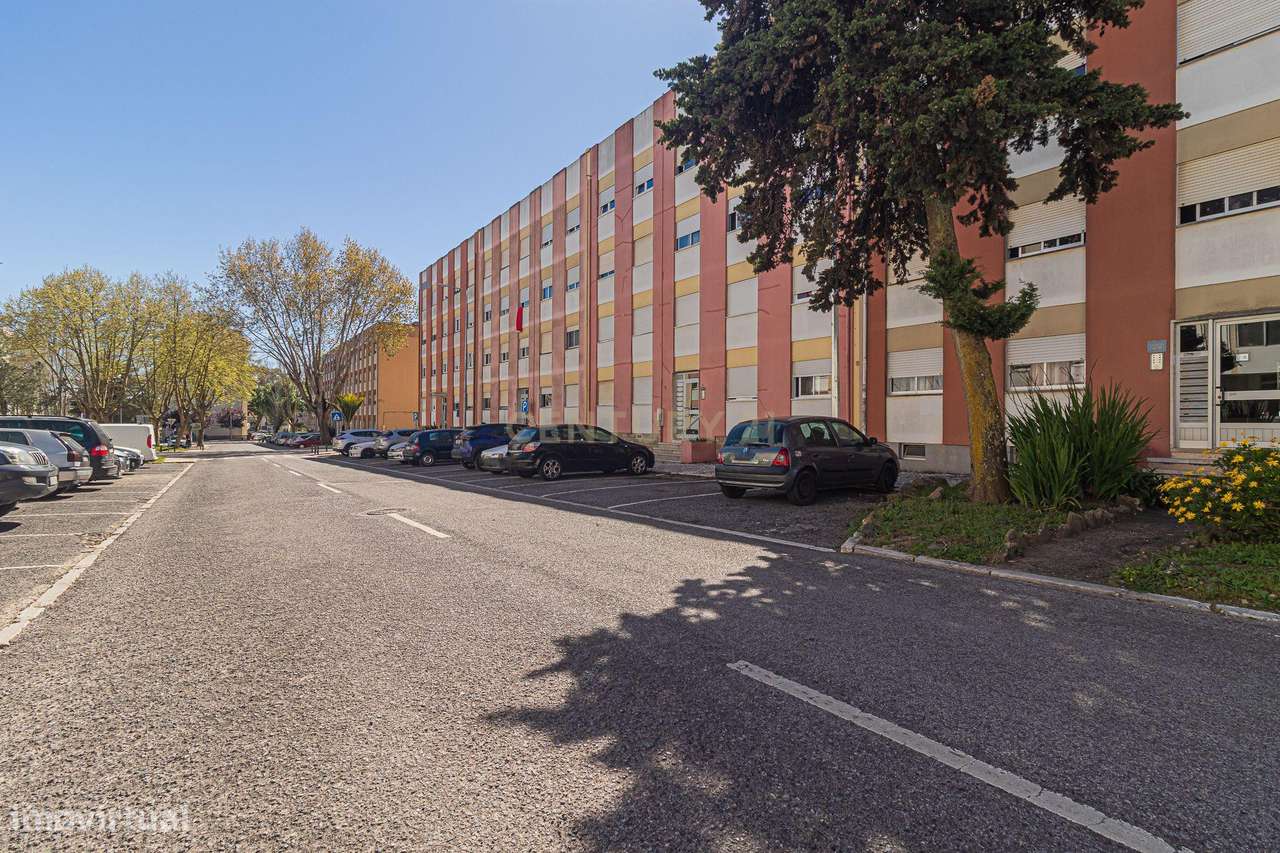 Apartamento T2 em Cacém, Sintra - Oportunidade Única-17