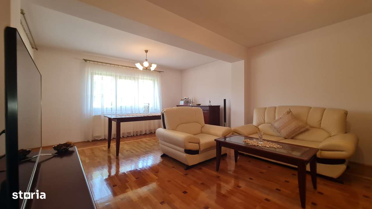 Vila impozanta in zona linistita la 15 minute de capitala!-13