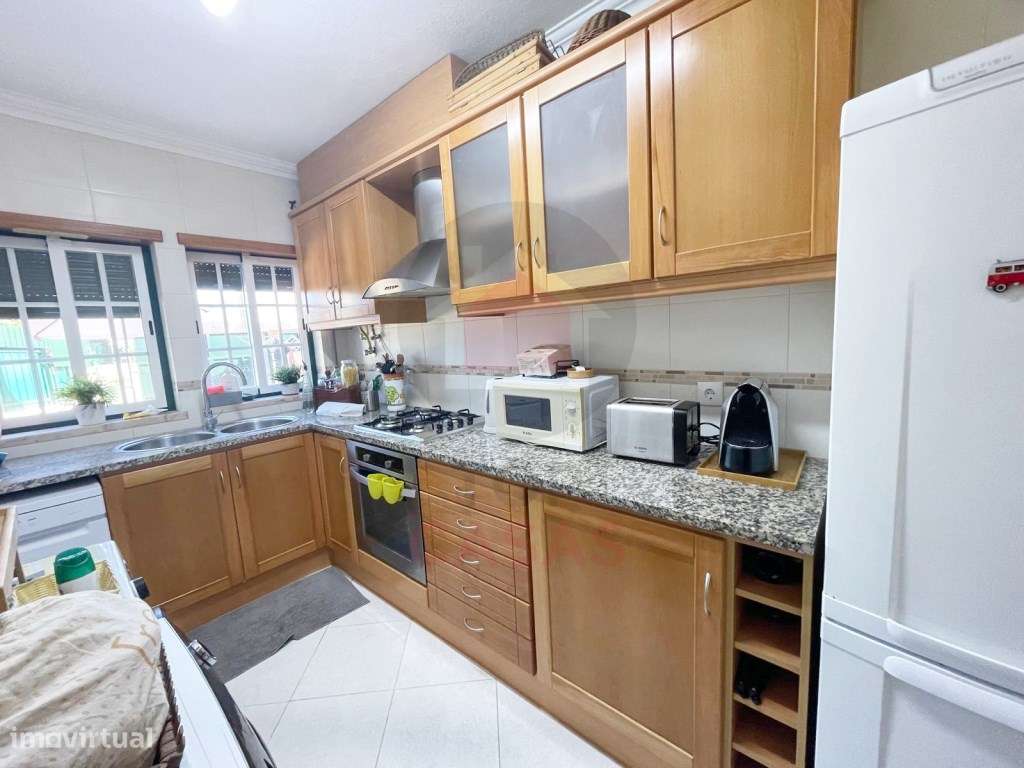 Moradia geminada no centro da Foz do Arelho-5