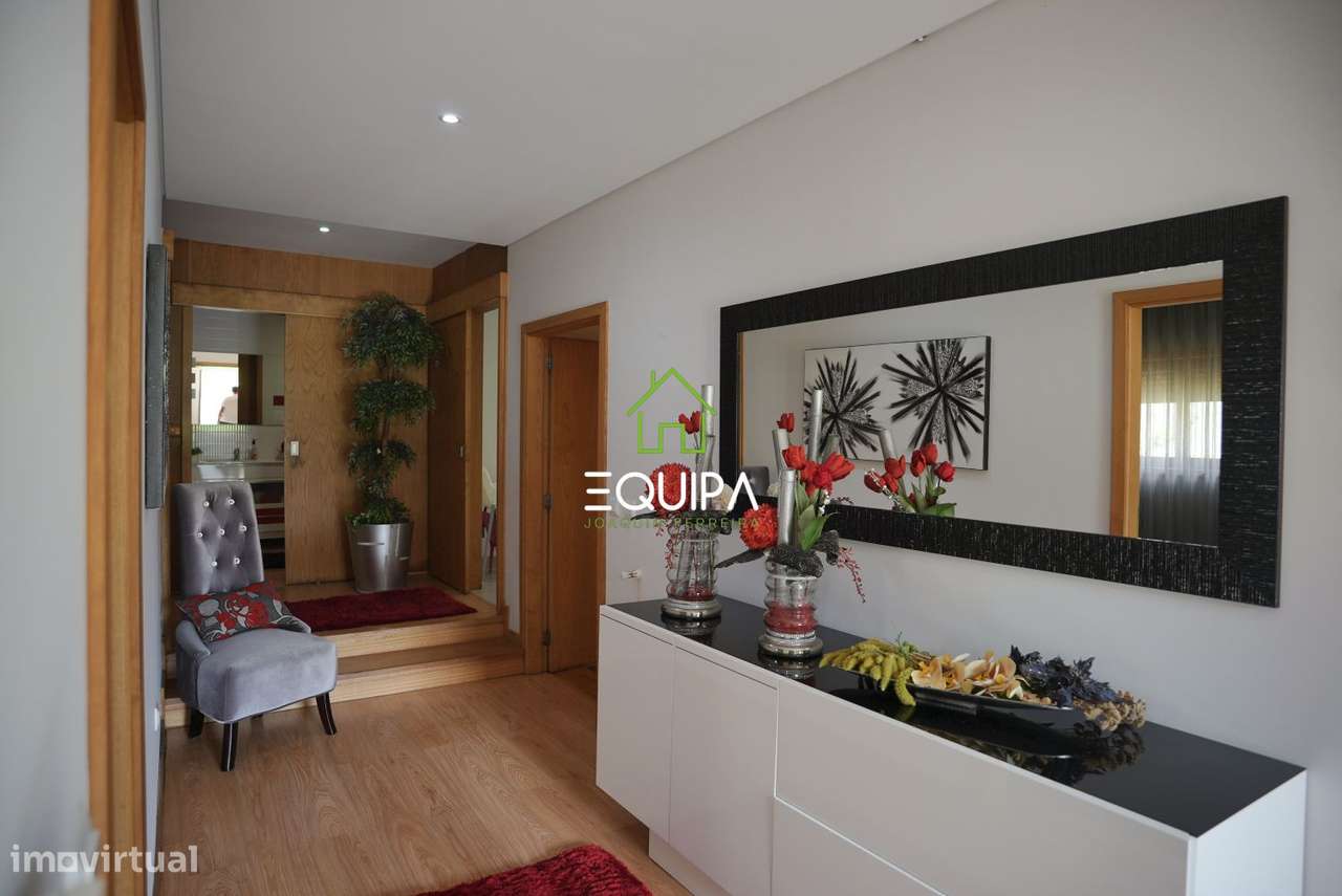 MORADIA ISOLADA T3+T2-11