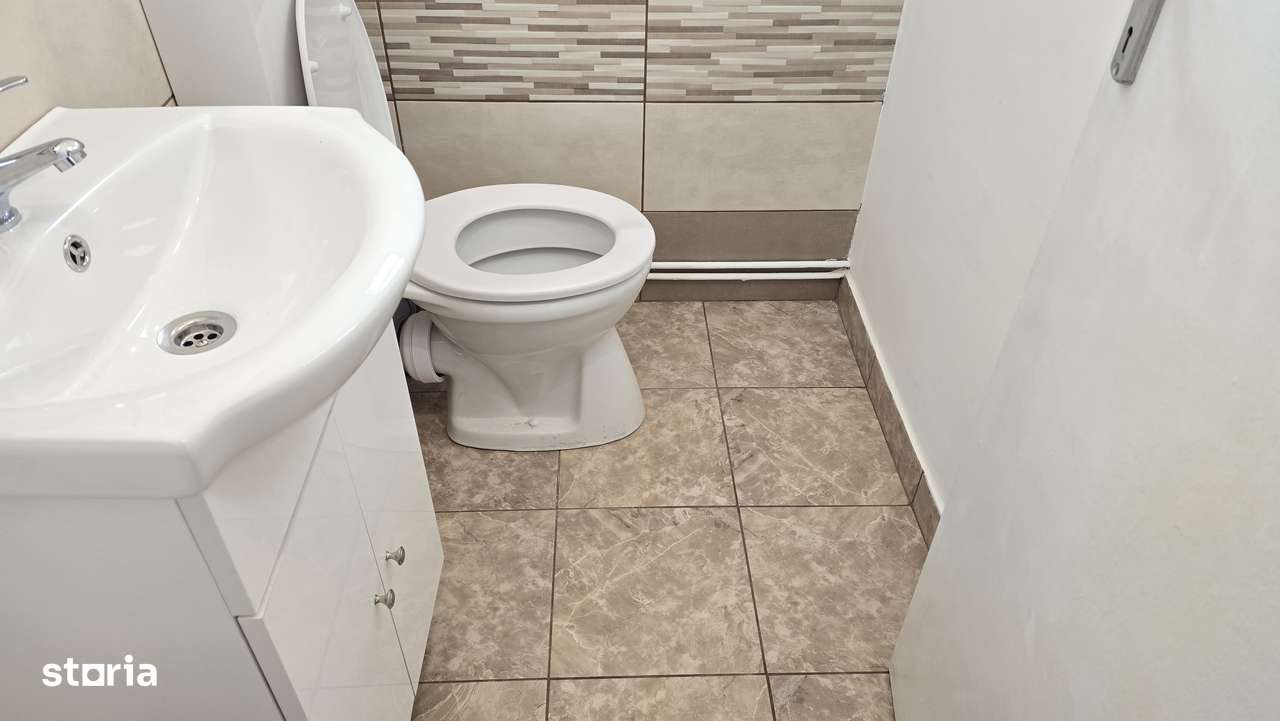 Vand sau inchiriez apartament 4 camere, Deva, Pieta Centrale, etaj 3, - Imagine principală: 4/17