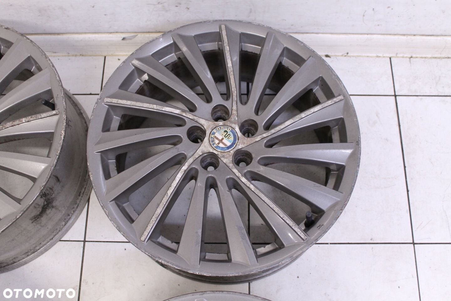 FELGA ALUMINIOWA ALFA ROMEO 17" 7J ET40,5 5x98 - 4