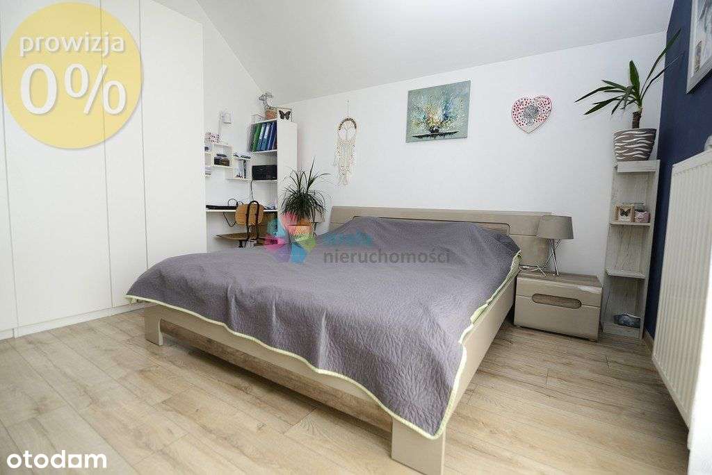 Dom z garażem na wyodrębnionej działce gruntu-8