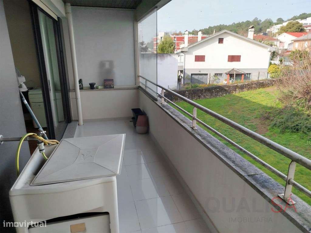 Apartamento T1 equipado e mobilado, com varanda e garagem perto da ... - Grande imagem: 3/23