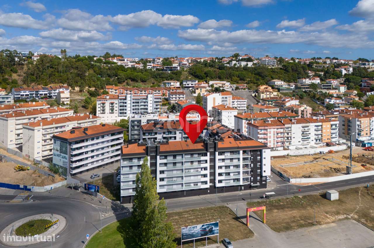 Apartamento T3 Semi-novo || Garagem || Elevador || S.Romão, Leiria - Grande imagem: 4/45