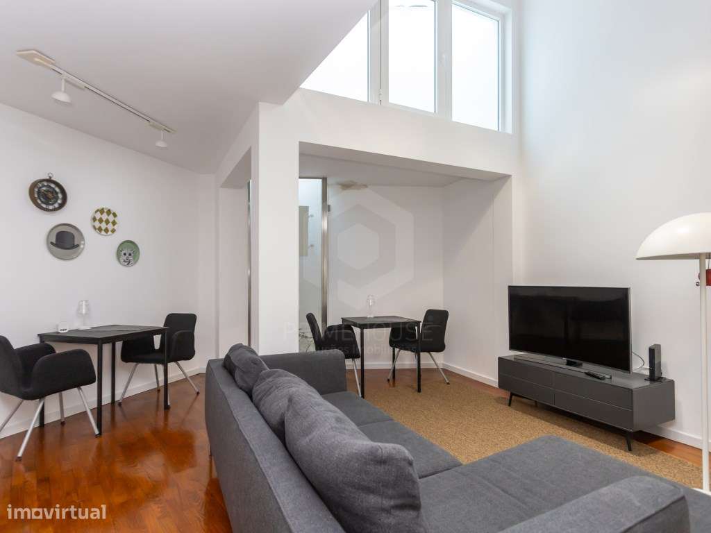 Predio no centro historico do seixal-5