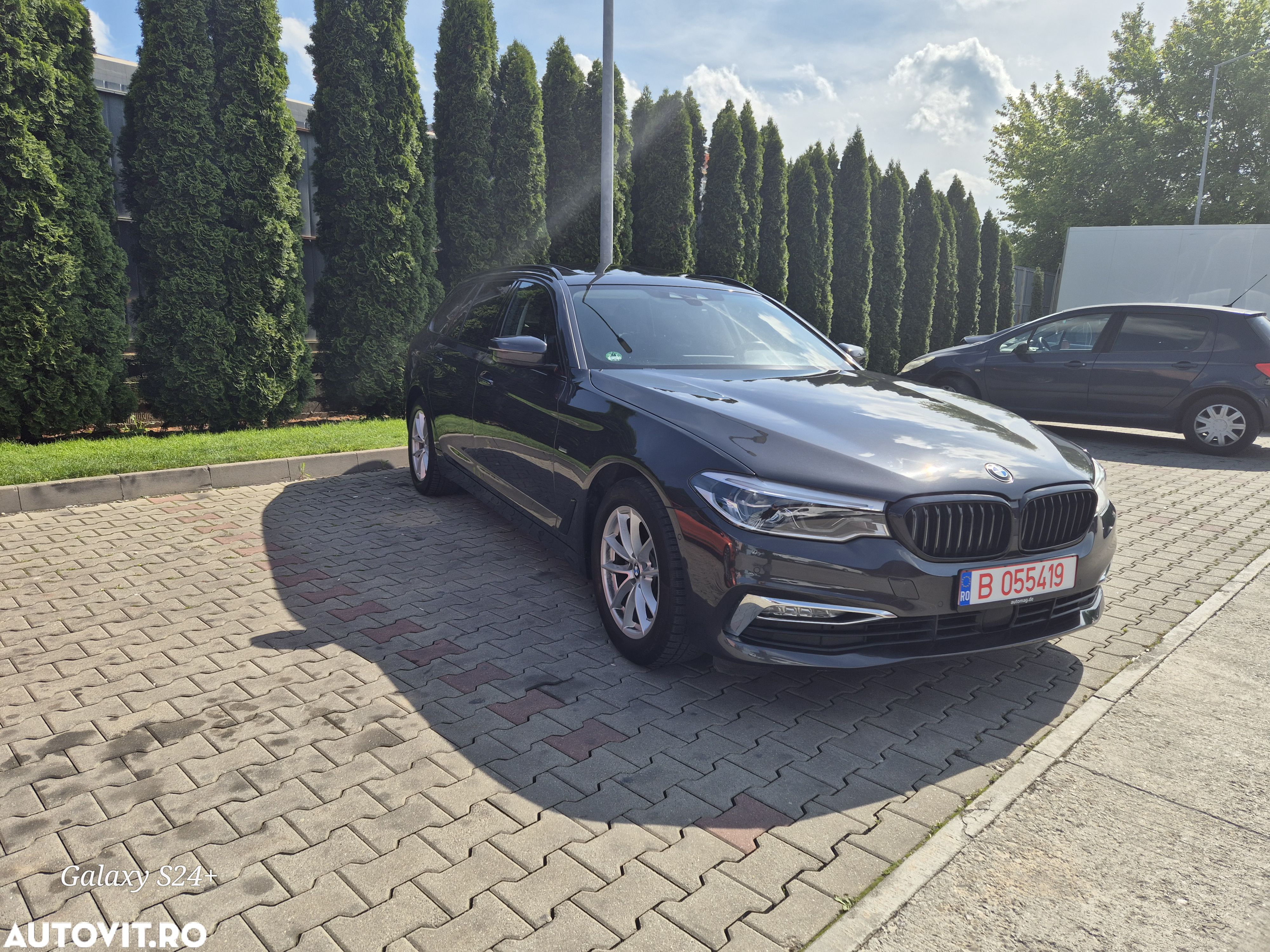 BMW Seria 5 520d Touring Aut. Luxury Line - 2