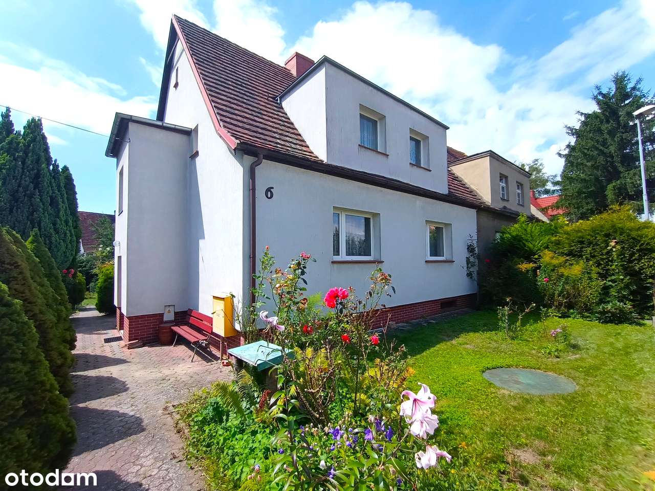 Dom z dużym ogrodem, 2 niezależne mieszkania, garaż i budynek gosp. - Pełny obrazek: 2/19