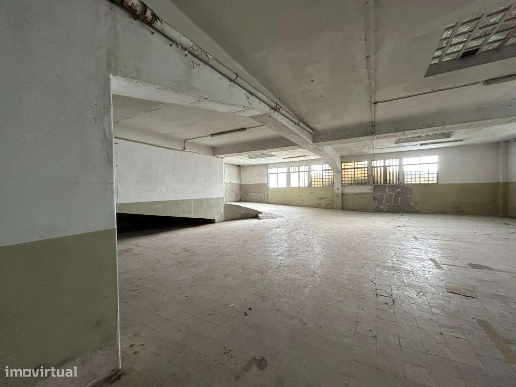 Garagem junto ao Marquês de Pombal, Lisboa - Grande imagem: 4/17