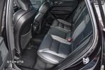 Volvo XC 60 B4 D AWD R-Design - 25