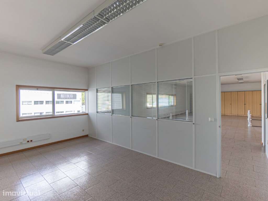 Escritório para arrendar no Castelo da Maia, Maia. - Grande imagem: 4/43