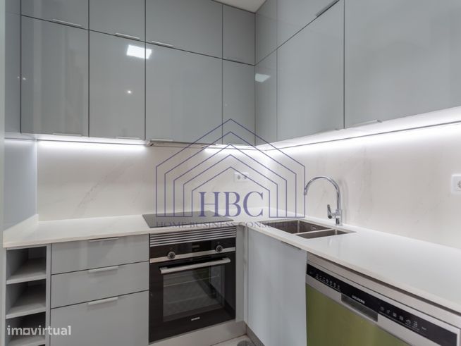 APARTAMENTO T2 RENOVADO, PRÓXIMO DO JARDIM DO PRÍNCIPE REAL-2