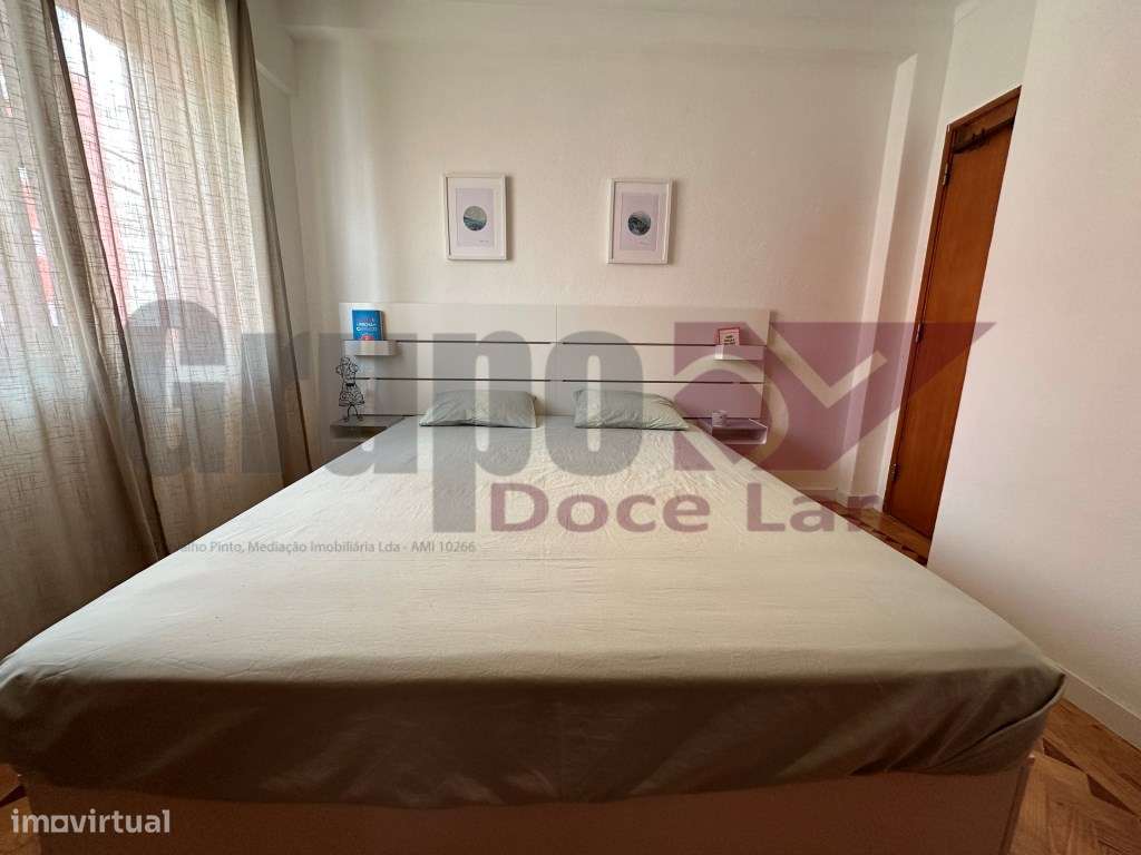 Apartamento T2+1 com Sótão a 350metros da praia de Sesimbra-15