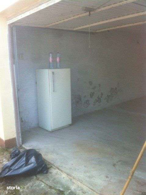 BAICOI -  STRADA CARPATI, VILA P+2 - 420 mp si teren 1,600 mp - Imagine principală: 5/20