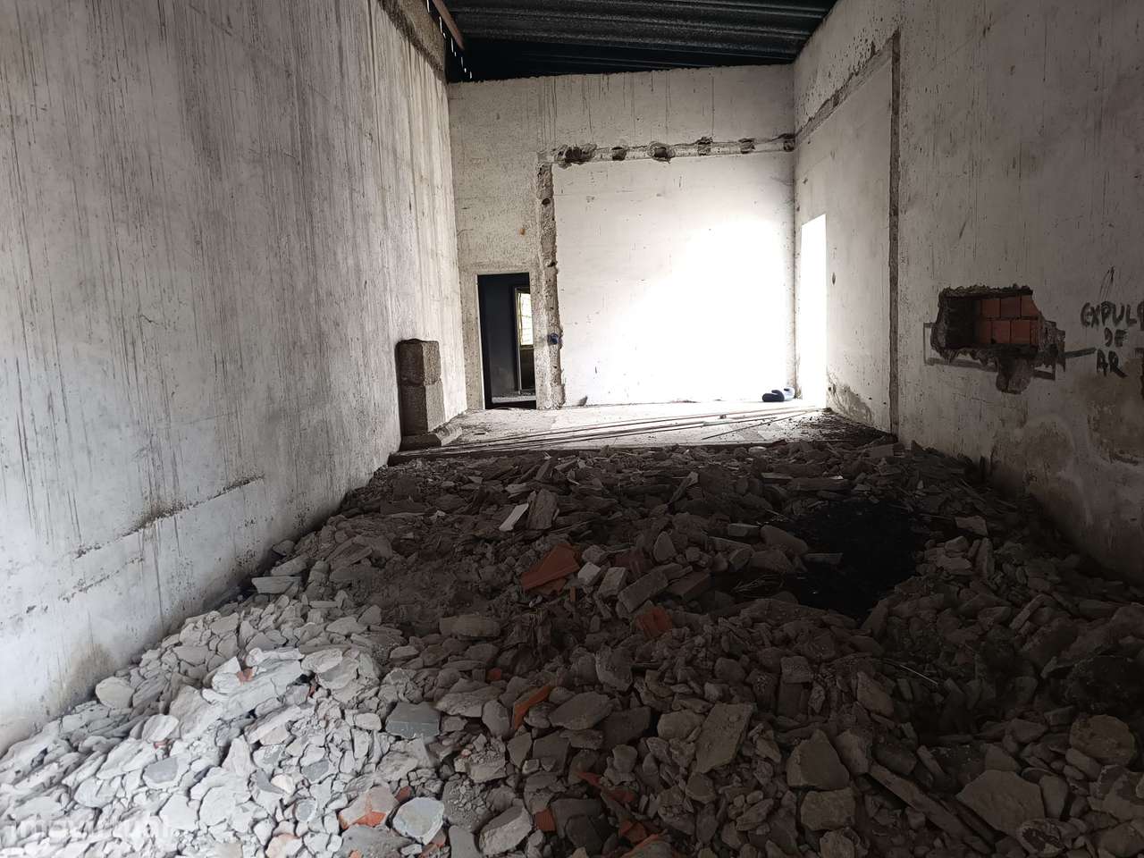 [VENDA] Complexo Industrial/Comercial Premium – Face à EN310-33