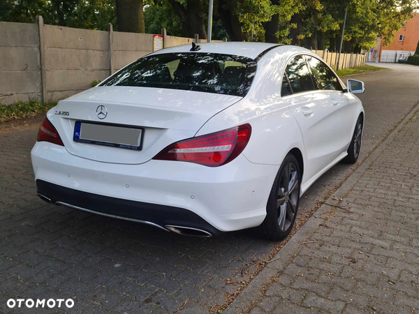 Mercedes-Benz CLA 200 7G-DCT - 6