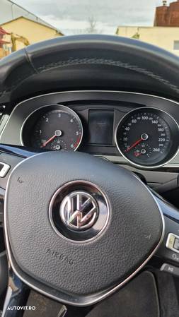 Volkswagen Passat 2.0 TDI (BlueMotion Technology) Comfortline - 10