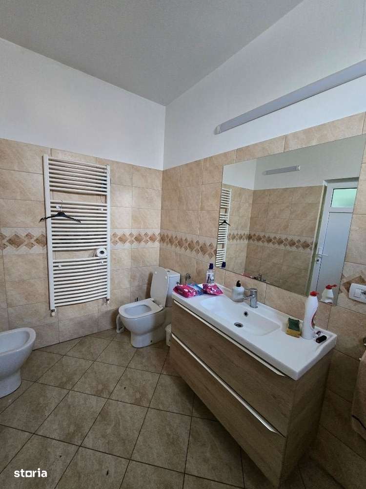 Vand cladire-1800 mp si 4050 mp de teren in zona Antrepozite - Imagine principală: 3/12