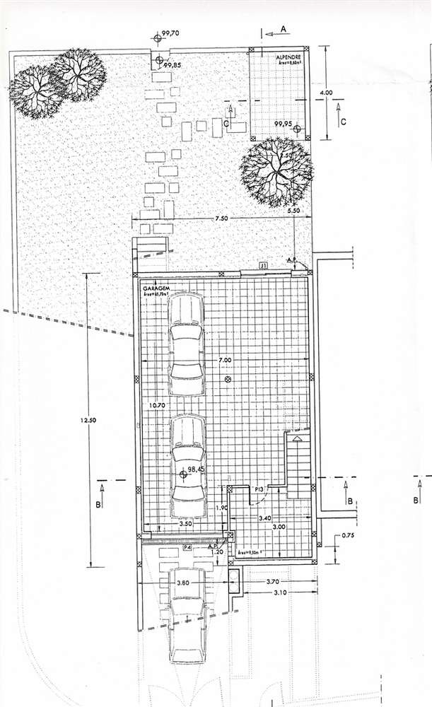 Moradia T3 com jardim e 3 frentes em Famalicão-43