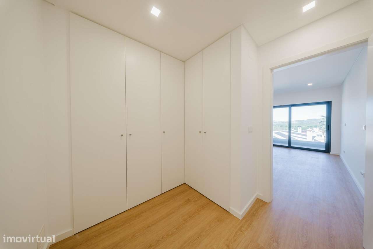 Moradia T5 de Luxo com Piscina e Vista Panorâmica em Mealhada, Loures-40