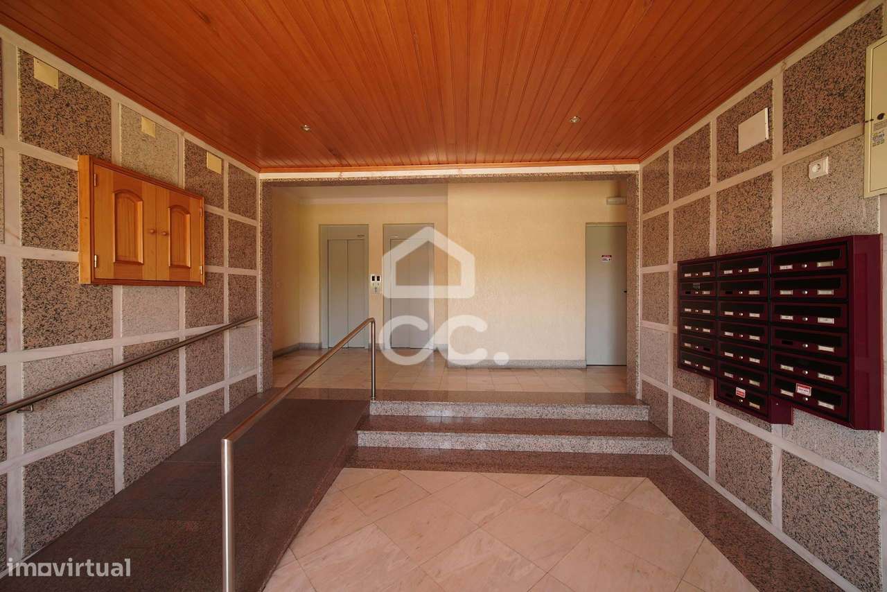 Apartamento T2 no Centro de Cacém-27