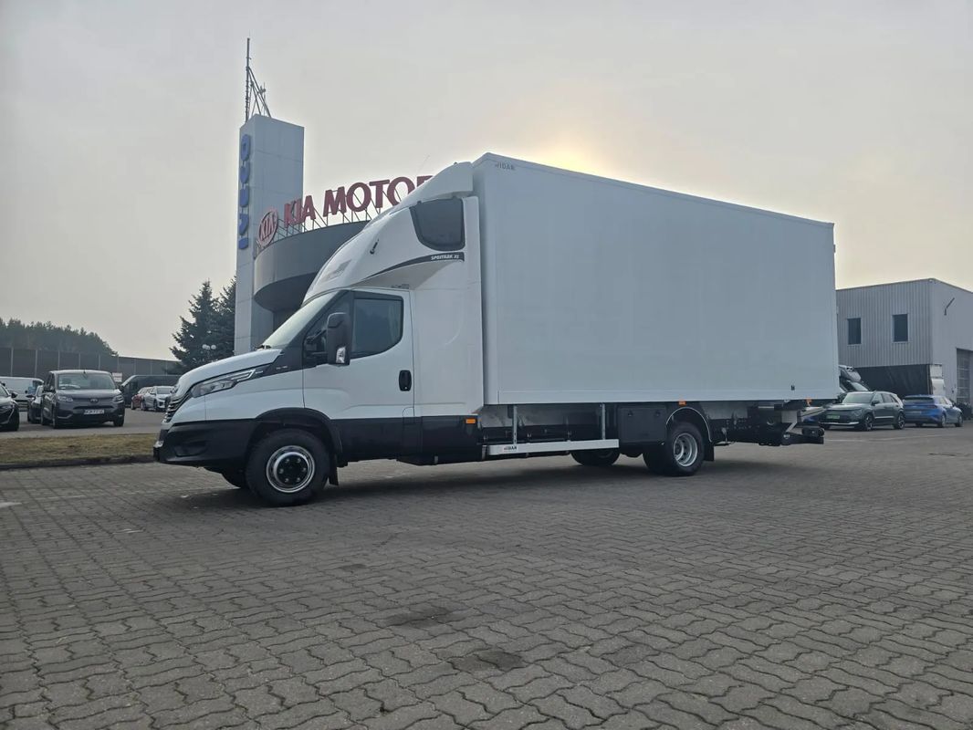 Iveco DAILY 70C18H Kontener. Kabina sypialna + winda 1000 kg. Taniej nie znajdziesz!
