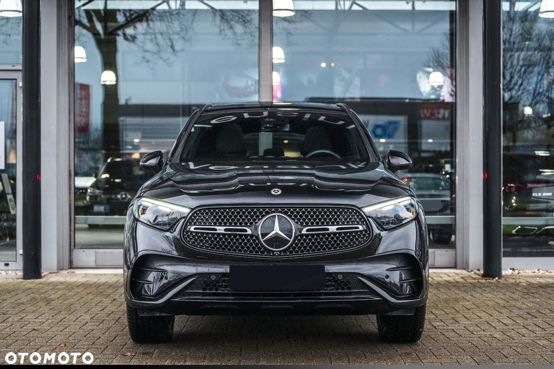 Mercedes-Benz GLC 220 d 4-Matic AMG Line - 2