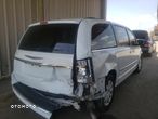 Chrysler Town & Country - 4