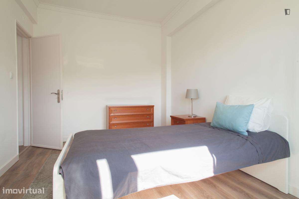 Quarto - localizado em Lumiar Lisbon - Grande imagem: 3/10