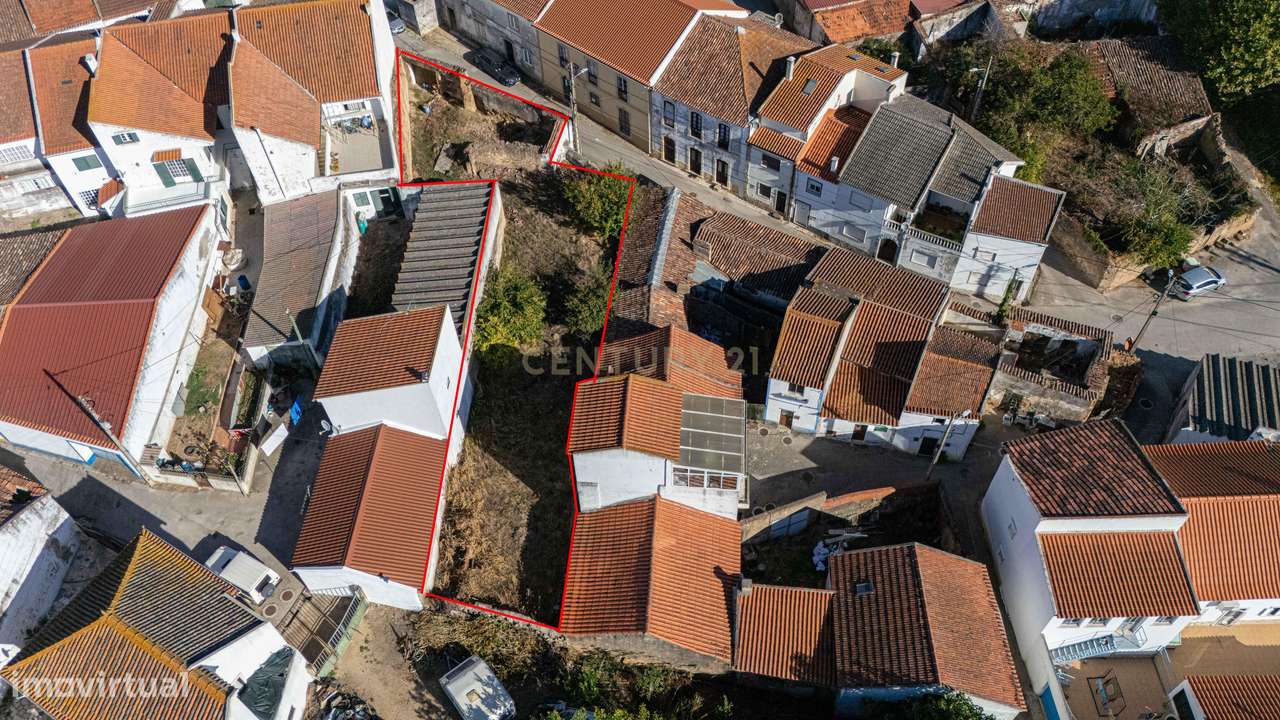 Prédio Urbano em Ruína em Labrugeira-18