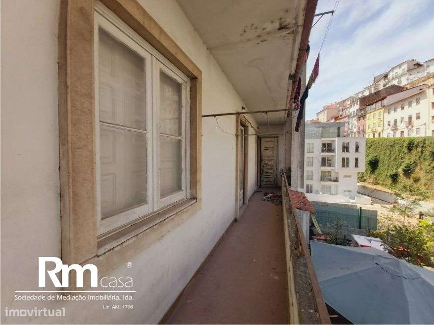 excelente prédio na Av. Emidio Navarro, junto ao Parque da Cidade-31