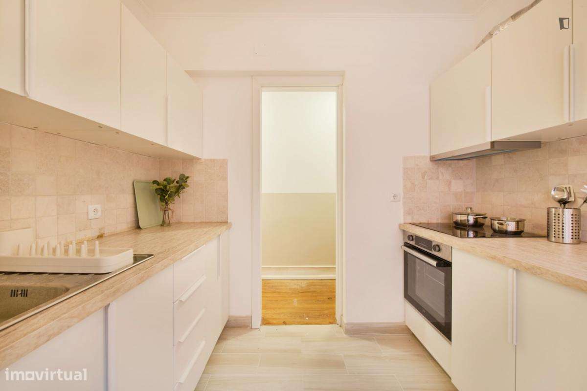 Quarto - localizado em Alameda Lisbon - Grande imagem: 4/10