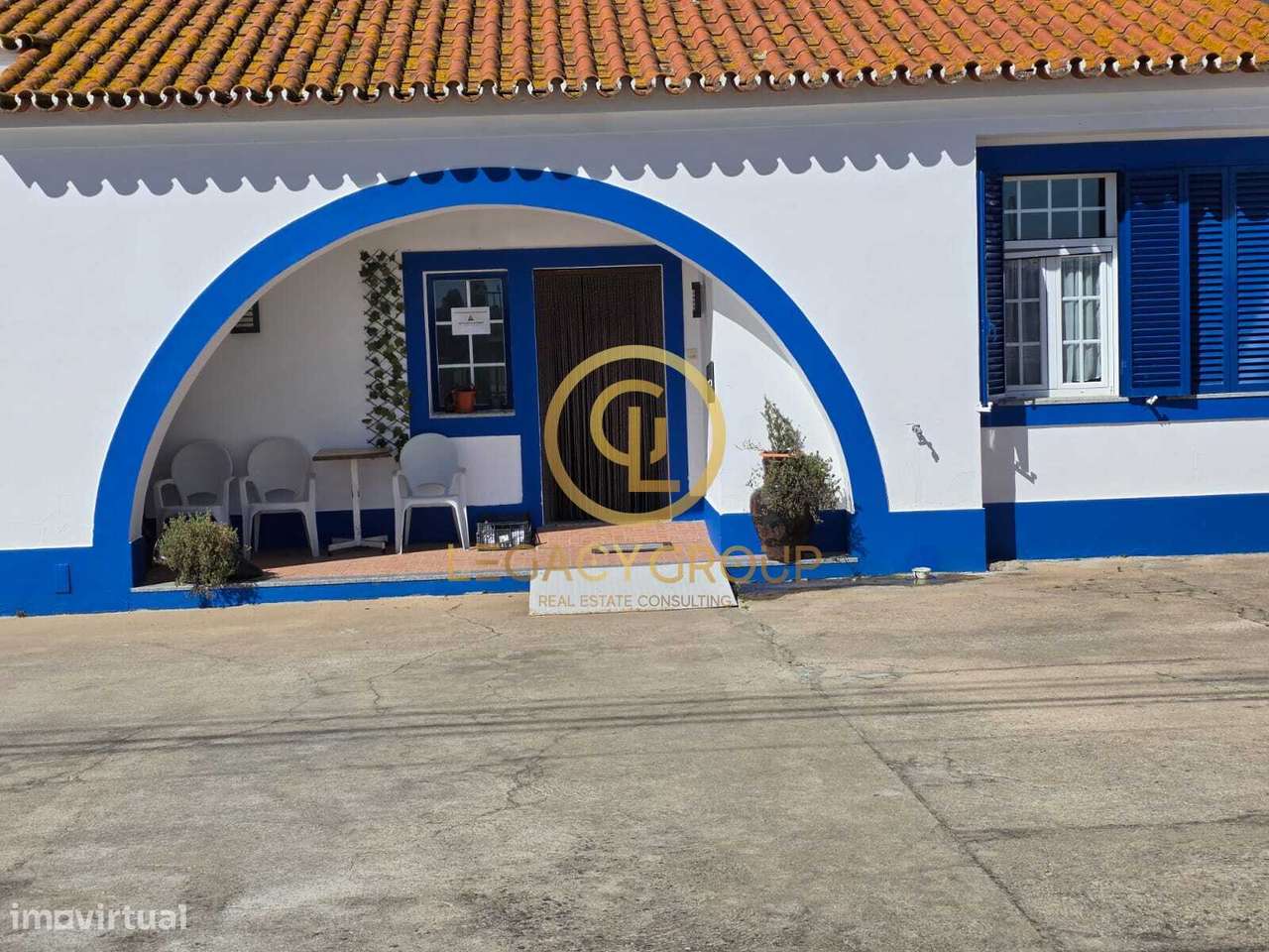 CAFÉ/ RESTAURANTE, LAR DE IDOSOS, E CASA DE HABITAÇÃO INSERIDOS NUM... - Grande imagem: 2/60