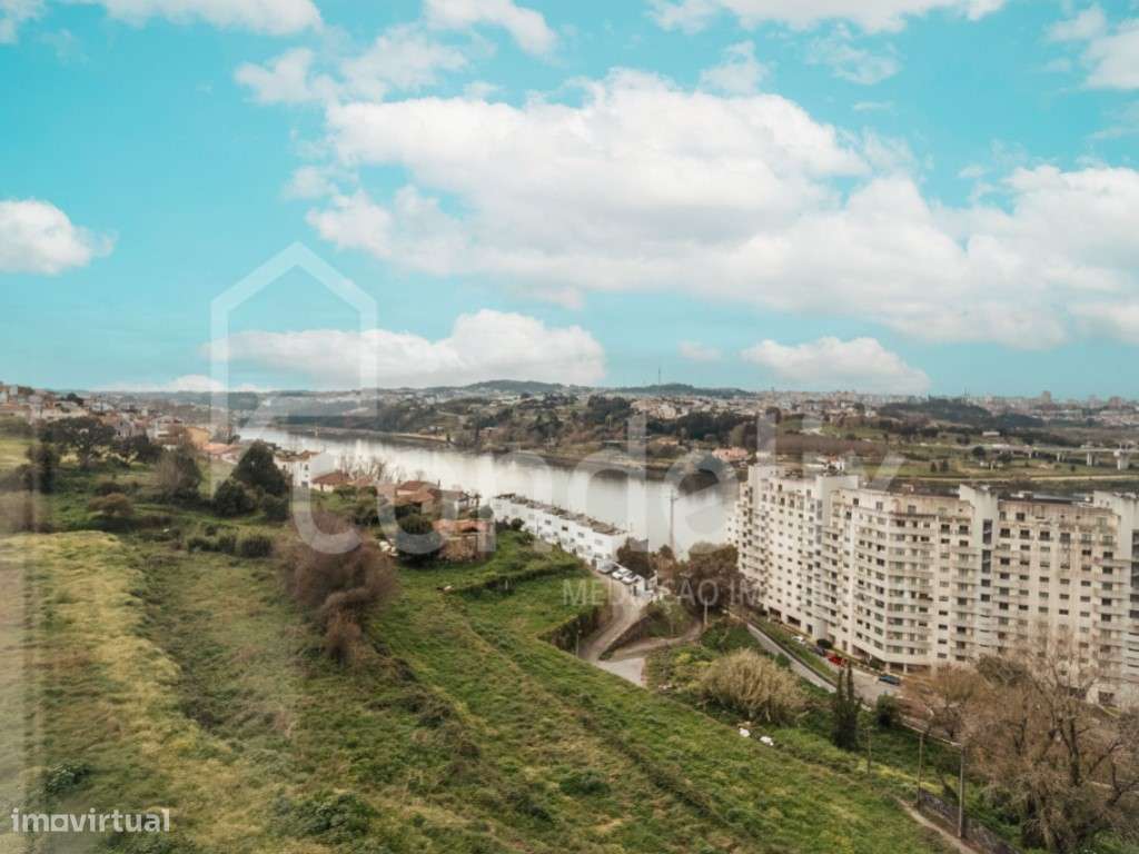 Apartamento T3 com vista rio, para venda no Freixo, Gondomar-40