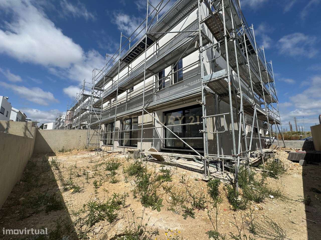 Moradia T4 contemporânea em Construção em Trajouce – São Domingos de R - Grande imagem: 5/33