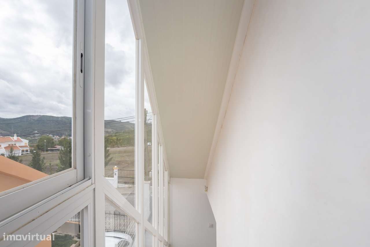 Moradia T5 com 223 m², Box e Sótão na Quinta da Peça, em Loures-30